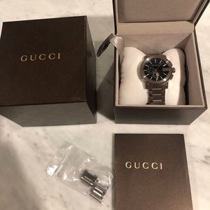 Gucci Men’s chrono watch